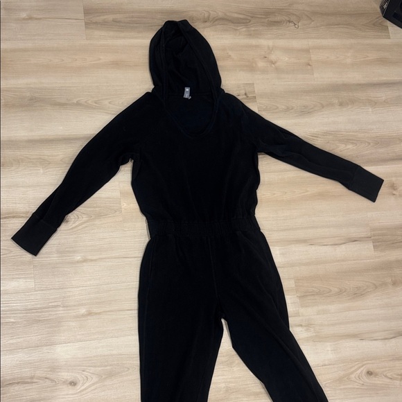 Ladies XL Sweaty Betty hooded athletic jumpsuit made in Italy - Picture 3 of 11